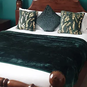 The Shakespeare Deluxe And Caribbean Restaurant 3*, Halifax United Kingdom