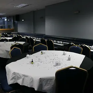 Moorside 3*, Halifax United Kingdom